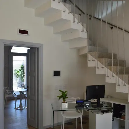 住宿加早餐酒店 Tanit & 4*