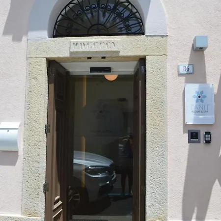 Tanit & Spa