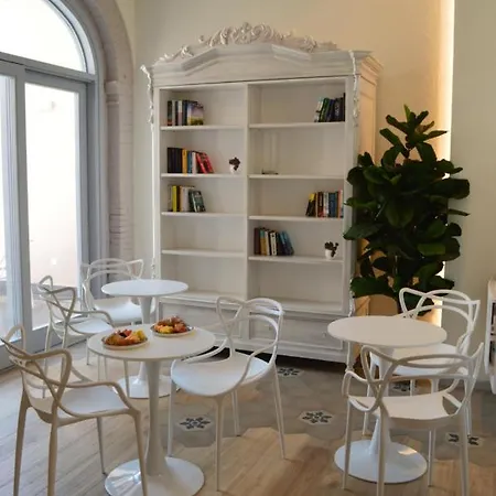 Tanit & 4* 빌라시미우스